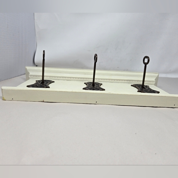 Vintage A Special Place Off White & Metal Key Clothes Hanger 3 Hook Cottagecore - Picture 12 of 16